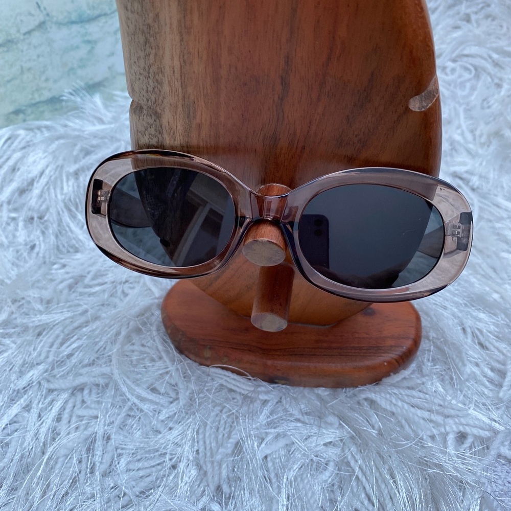 Anthropologie’s I-SEA Oval Smokey Gray Sunglasses - Picture 6 of 6